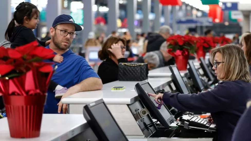 Thanksgiving travel storm delays thousands of US flights