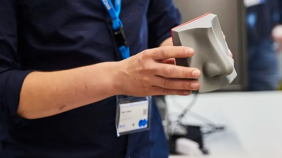 The electronic nose designed to prevent food poisoning