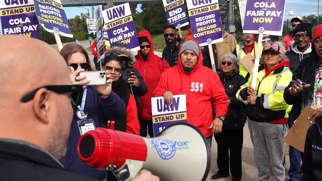 UAW members at Ford and Stellantis approve contract