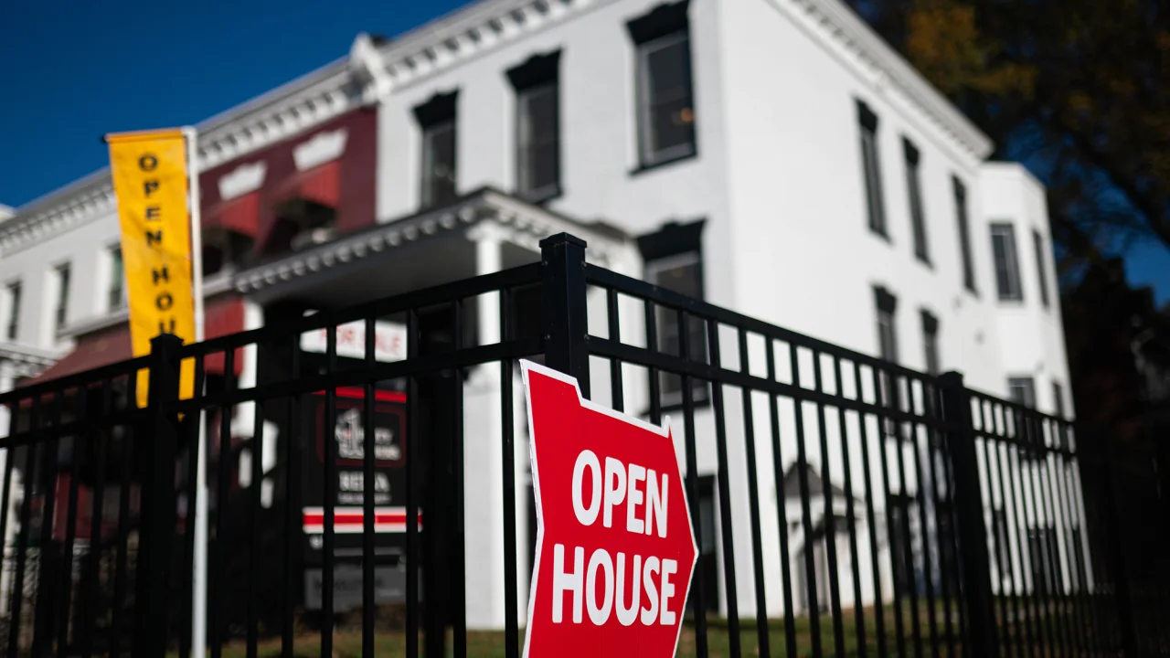 US home sales on pace for the worst year since 1993