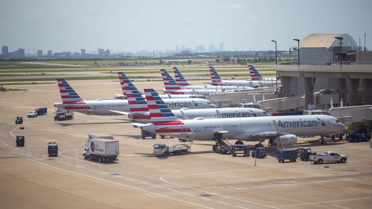 You can earn cash or airline miles on your savings