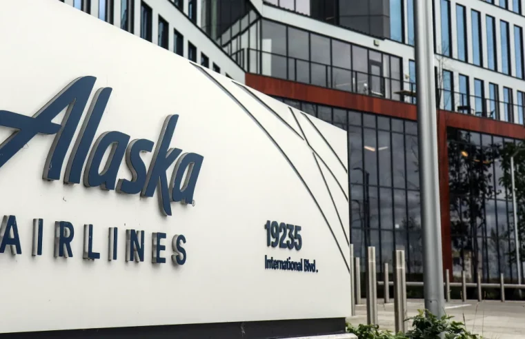 Alaska Air to buy Hawaiian Airlines for $1.9 billion.