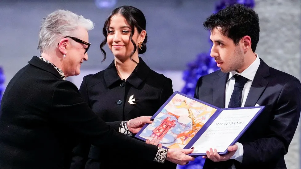 Teenage jailed Narges Mohammadi accept her Nobel Prize.