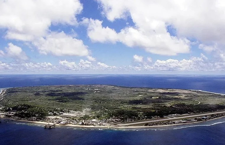 Nauru cuts diplomatic ties with Taiwan in favour of China.